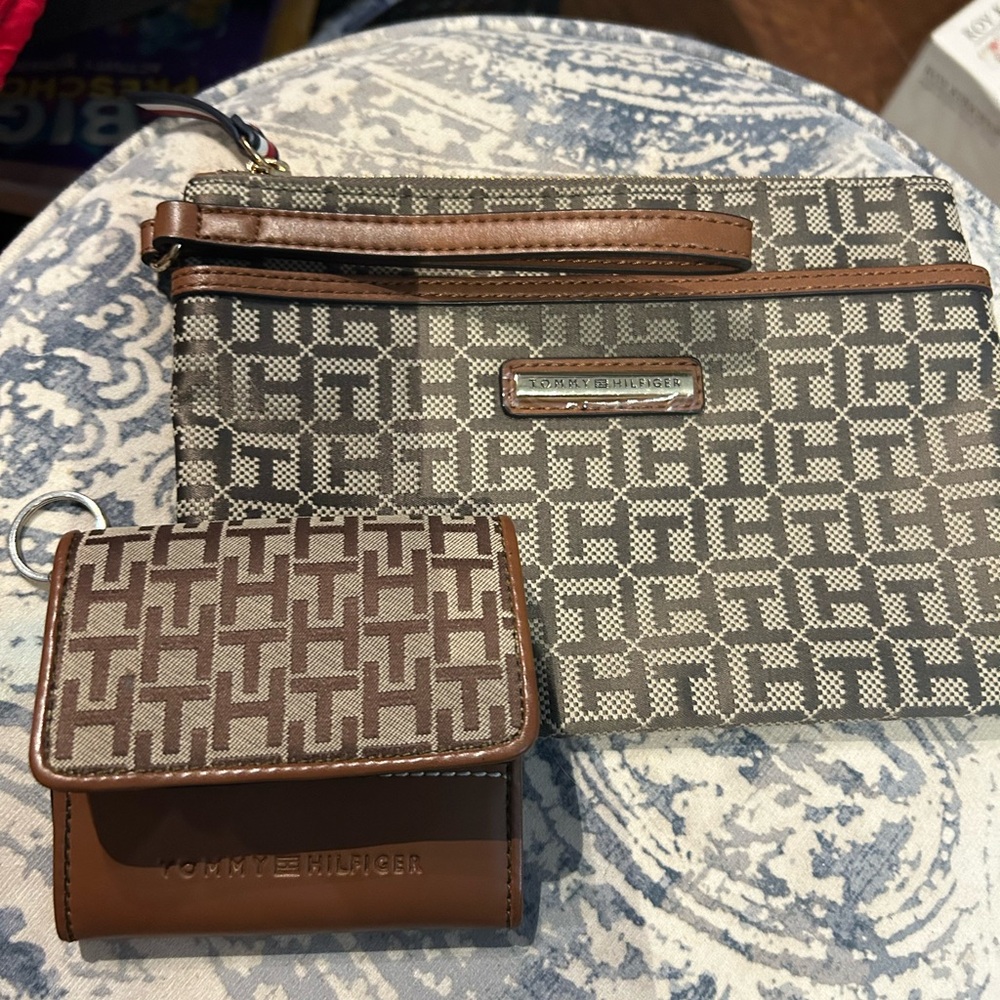 Tommy Hilfiger Wristlet Bag with Small Wallet